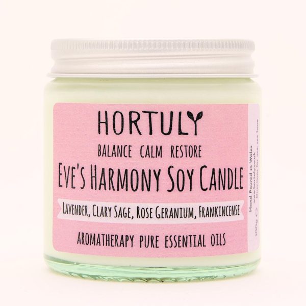 Hortuly Eve's Harmony aromatherapy candle in a clear glass jar with an aluminium lid.