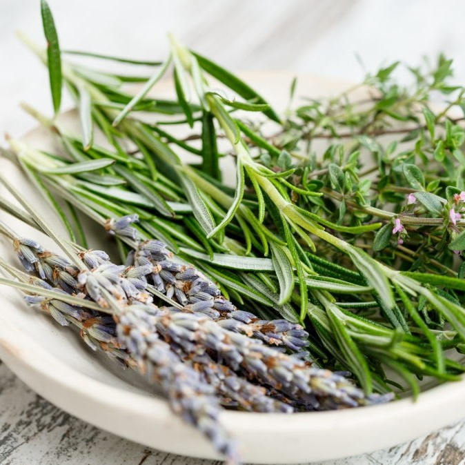 Natural Ingredients, fresh Lavender and Rosemary. 